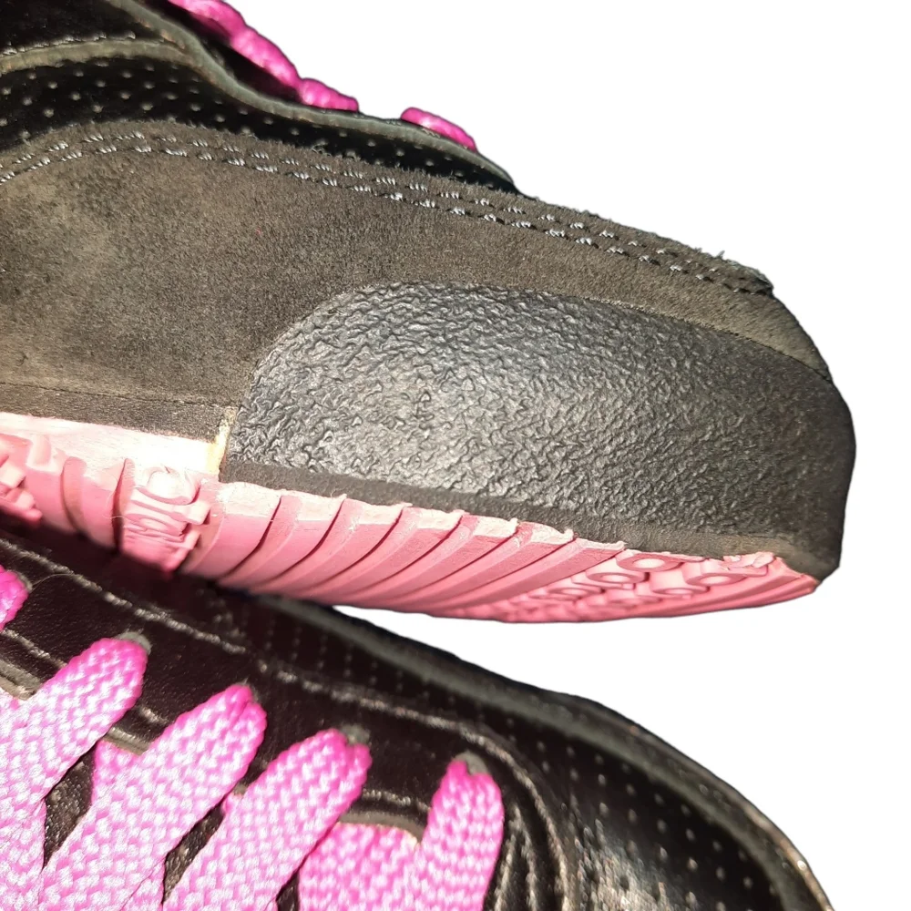 Botas 66 Black/Neon Pink Leather Athletic Sneaker SZ 5